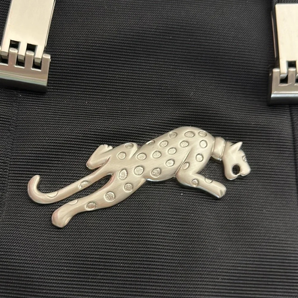 Marlo Bag with Metal Jaguar accent - Picture 6 of 6